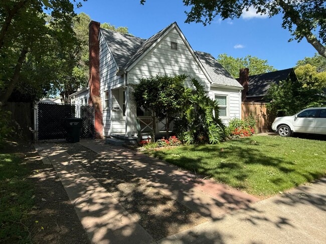 Photo - Cozy 2 bed 1 bath available now! House