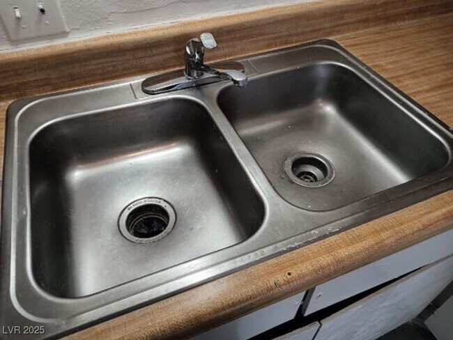 Foto del edificio - 1400 E Mesquite Ave