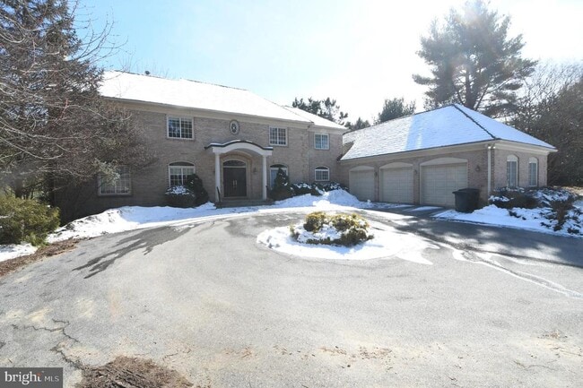 Building Photo - 8900 Holly Leaf Ln