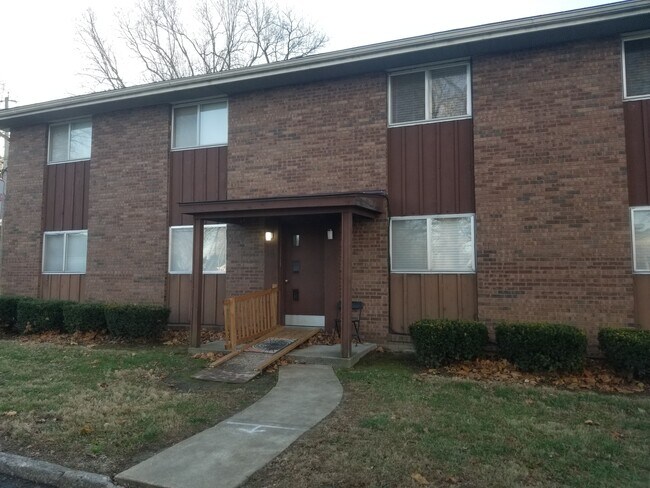 Building Photo - 304 E Johnson St