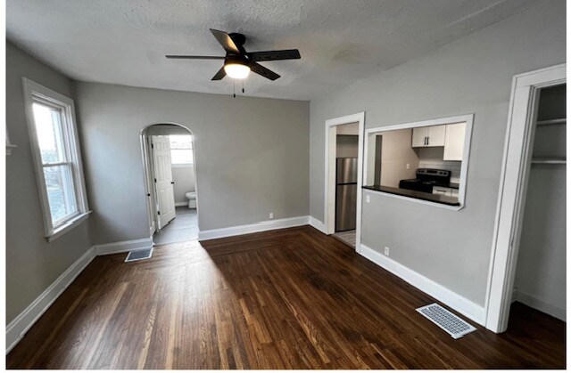 Foto del edificio - 5331 Fenwick Ave