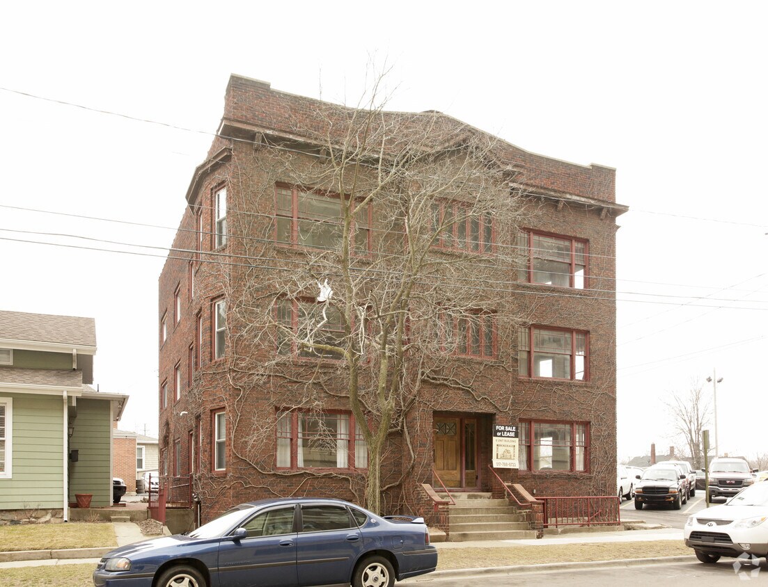 Primary Photo - 207 W Wesley Ave