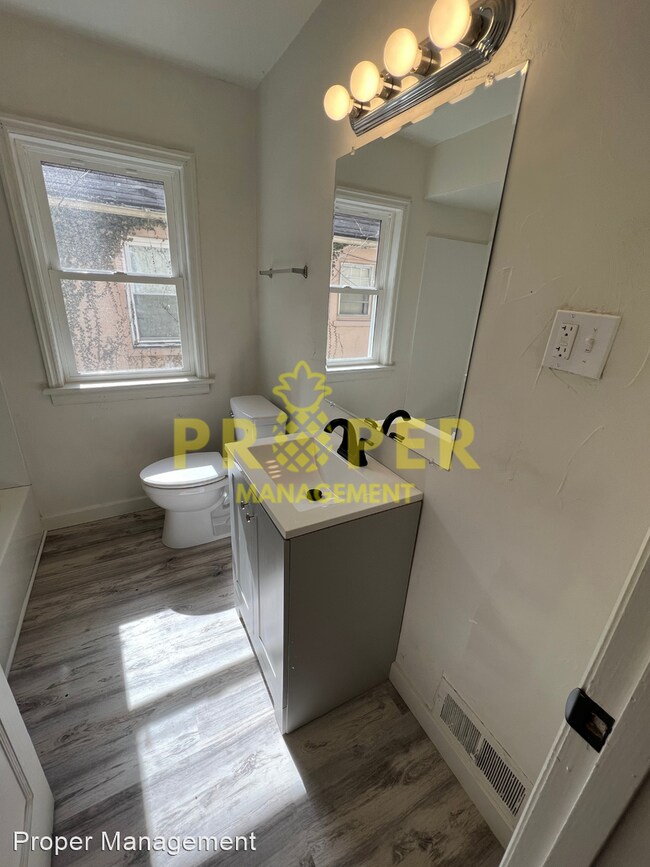 Building Photo - 3 br, 1 bath House - 2226 Rugby Rd
