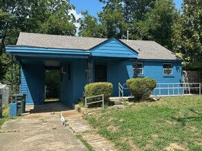 Building Photo - 1583 Castalia St