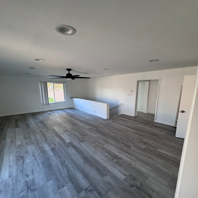 Foto del edificio - 5527 Radford Ave