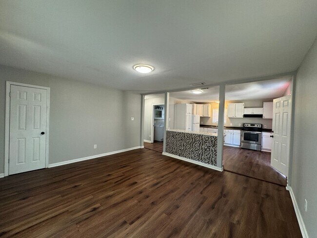 Building Photo - Half off the first Full Months rent! Updat...