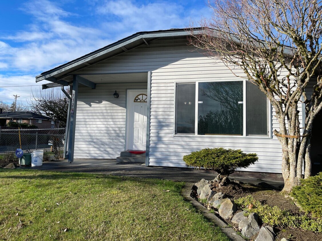 Primary Photo - 3-Bedroom 2-Bath South End Home