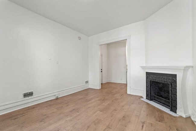 Interior Photo - Council Crest Apartments