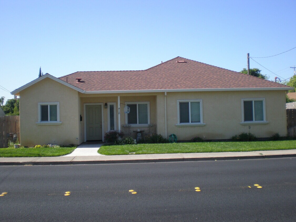 Primary Photo - Great Home in Established Neighborhood