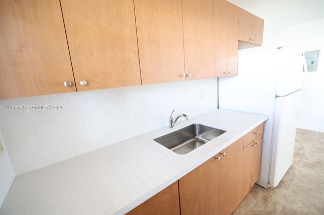 Foto del edificio - 6270 W Flagler St