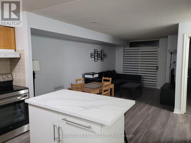 Building Photo - 3880 Duke of York Blvd