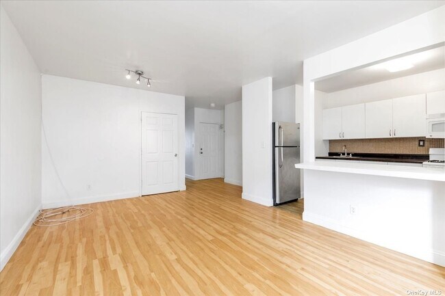 Building Photo - 60-34 Flushing Ave