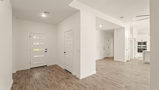 Foto del edificio - 12800 NW 6th St