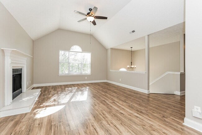 Building Photo - 222 Rollingwood Ct