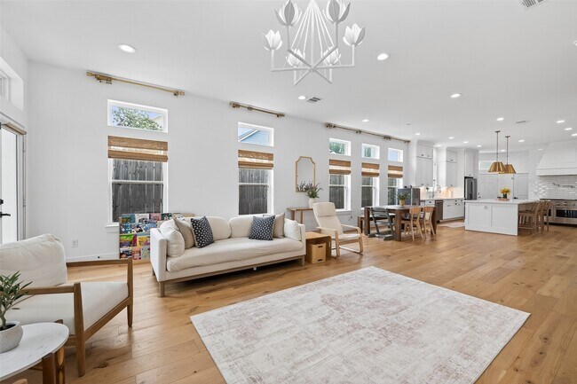 Foto del edificio - 927 W 25th St