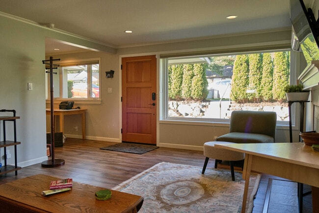 Foto del edificio - 9734 Dibble Ave NW