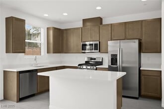 Building Photo - 10140 Glen Aulin St