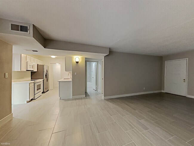Building Photo - 2 br, 2 bath Townhome - 1605 E Malibu Dr