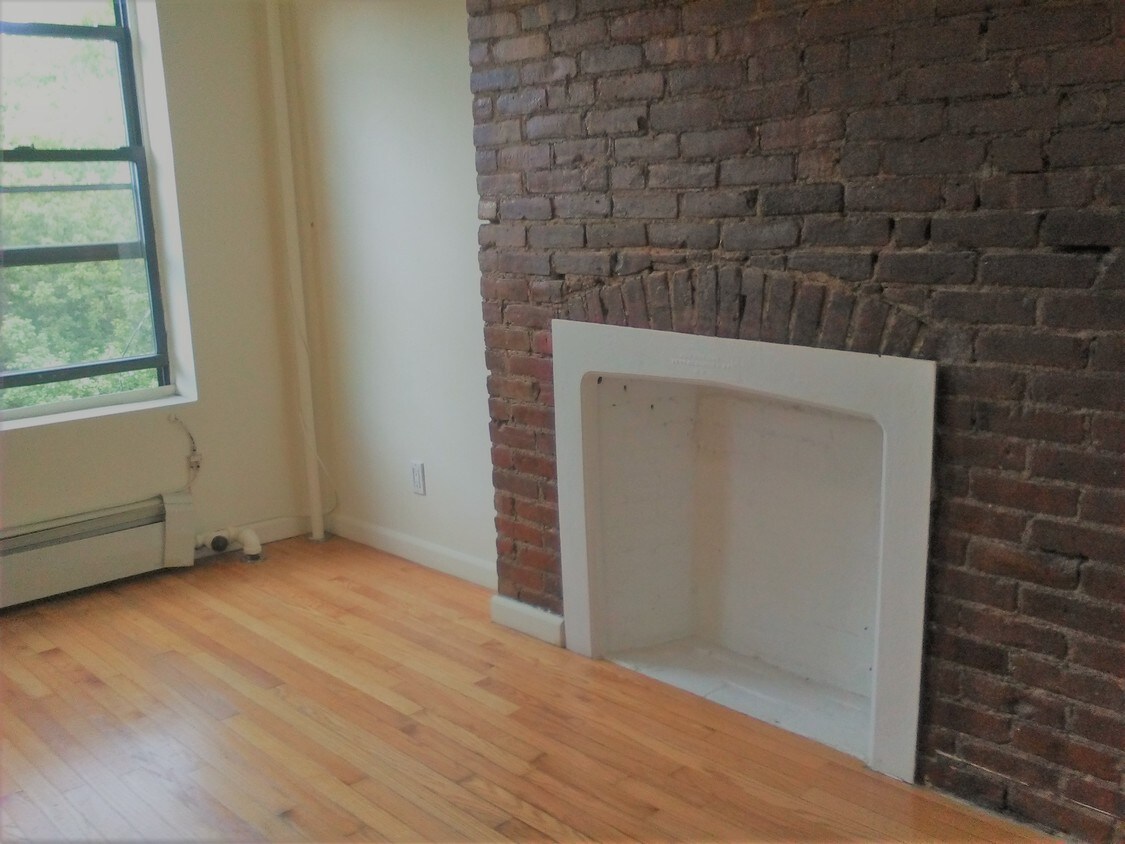 Foto principal - 442 E 9th St