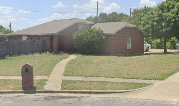 Building Photo - 3008 Flask Dr