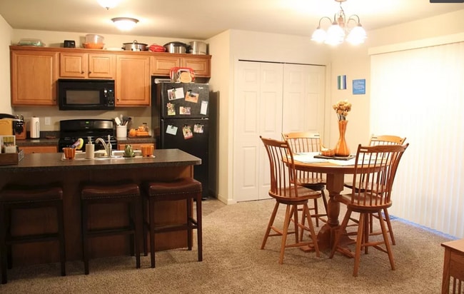 Building Photo - 2 Bedroom Townhome in Elizabethtown!
