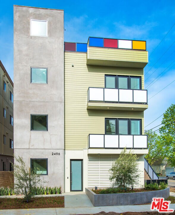 Foto del edificio - 2496 S Centinela Ave