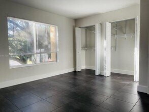 Building Photo - 2405 NW 33rd St