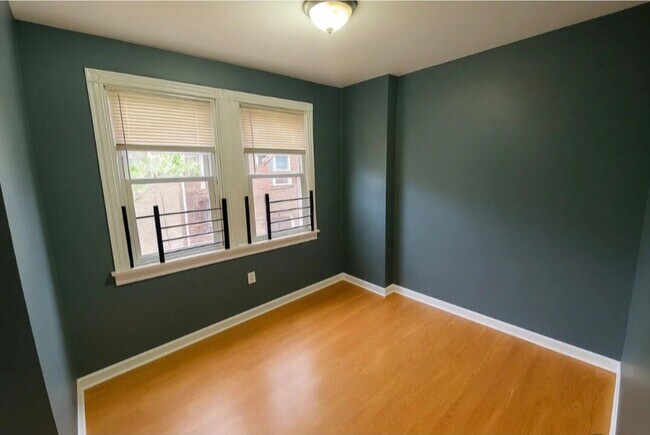 Foto del edificio - 3 Bedroom Home in Point Breeze
