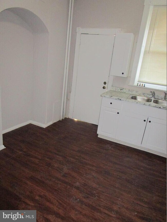 Foto del edificio - 4211 N Franklin St