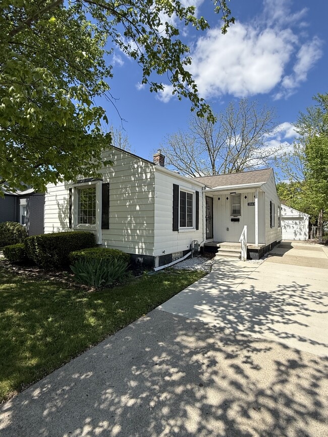 Building Photo - 20681 Kingsville St