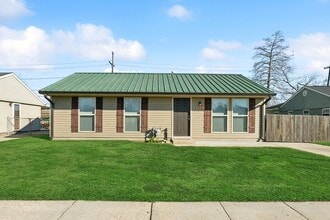 Building Photo - 348 Gerrie Ct Building Photo - 348 Gerrie Ct