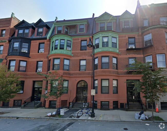 Building Photo - 465 Beacon St