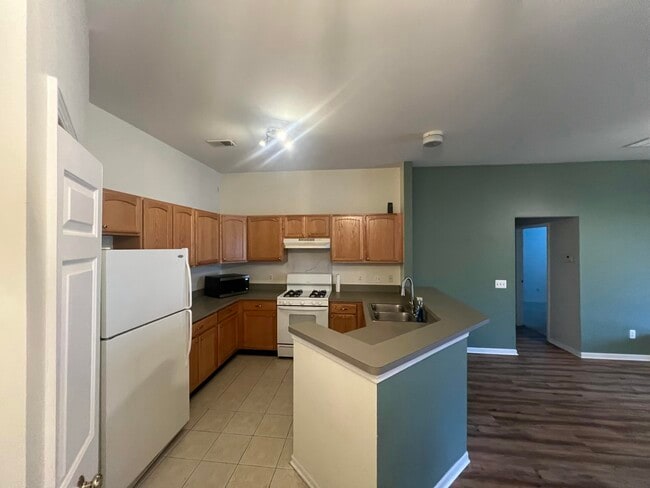 Building Photo - 2782 S Knightsbridge Cir