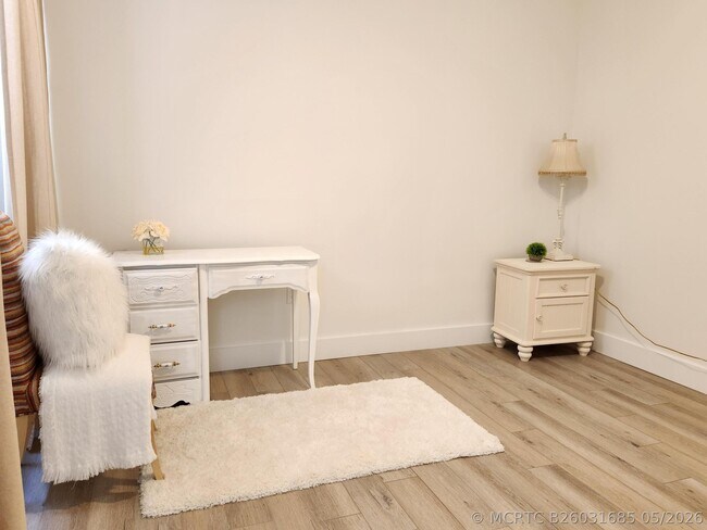 Building Photo - 2060 Greenview Shores Blvd