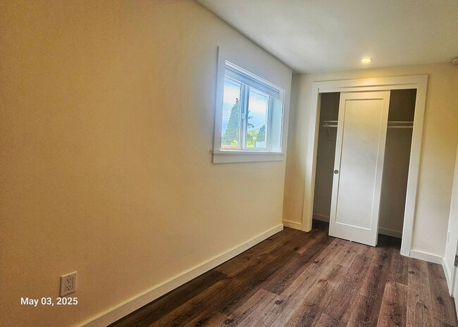 Building Photo - Modern  Studio, 1 Bath in Prime Roosevelt ...
