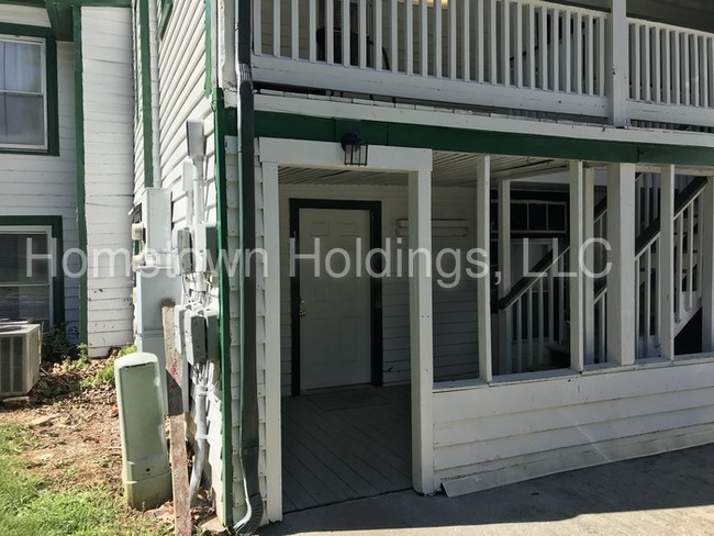 Building Photo - Historic Fincastle Apartment