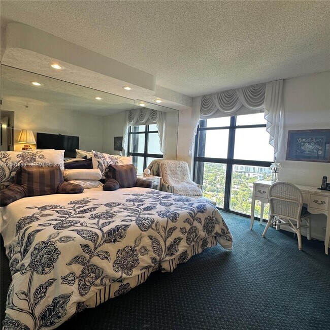 Foto del edificio - 4000 Towerside Terrace