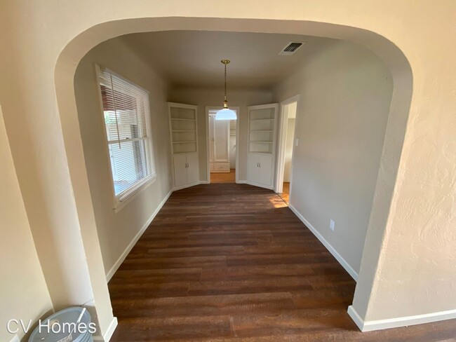 Building Photo - 2 br, 1 bath House - 2856 B St.