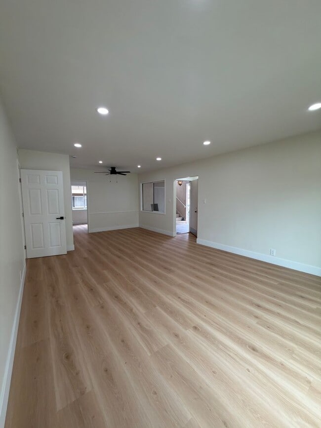 Building Photo - 8320 Sargent Ave