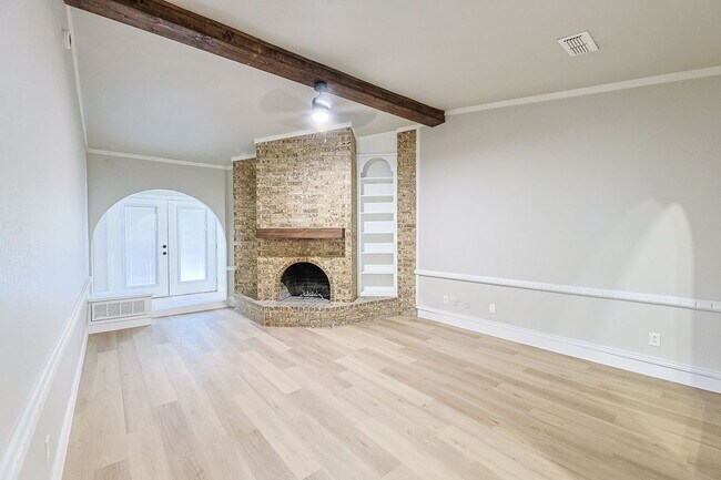 Foto del edificio - Short Term Lease Available
