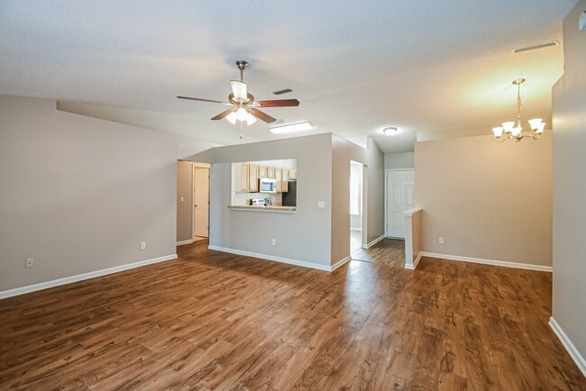 Building Photo - 1603 Twin Oak Ln