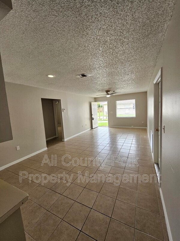 Building Photo - 5421 N Orange Ave