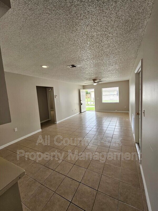 Foto del edificio - 5421 N Orange Ave