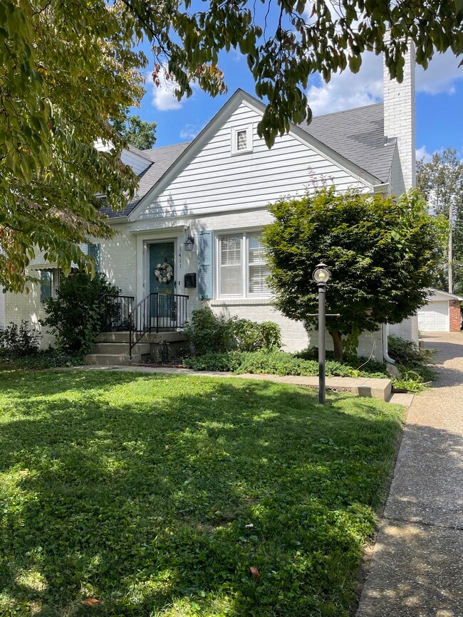Building Photo - 1411 Falcon Dr