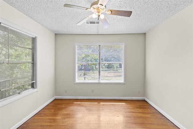 Foto del edificio - 1214 Oak St