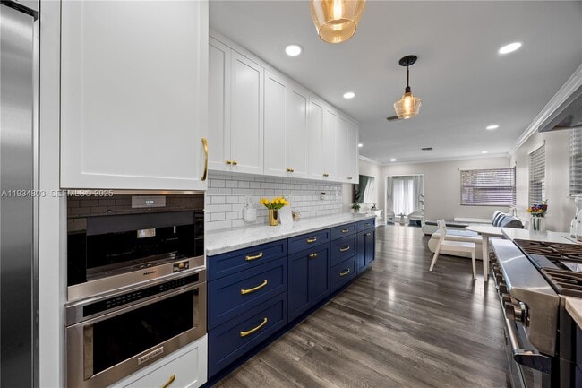 Building Photo - 1523 Monroe St