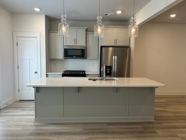 Building Photo - Stunning 3/2 Rental Unit in Prime Simpsonv...