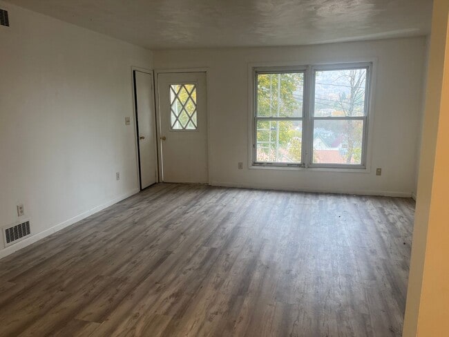 Foto del edificio - 714 Valentine St