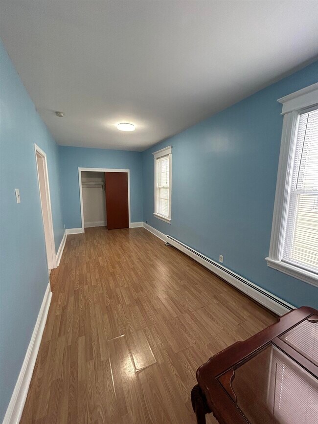 Foto del edificio - 364 WOODLAWN Ave