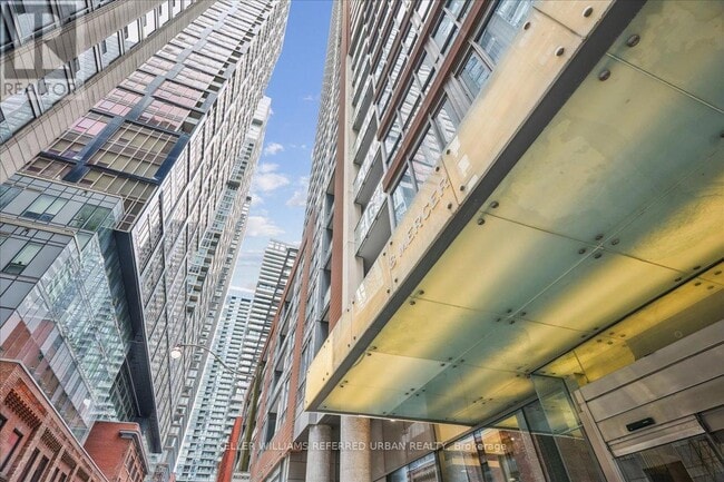 Building Photo - 8-2608 Mercer St